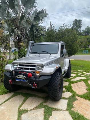 TROLLER T4 2.8 TETO RÍGIDO 12V TURBO INTERCOOLER DIESEL 2P MANUAL
